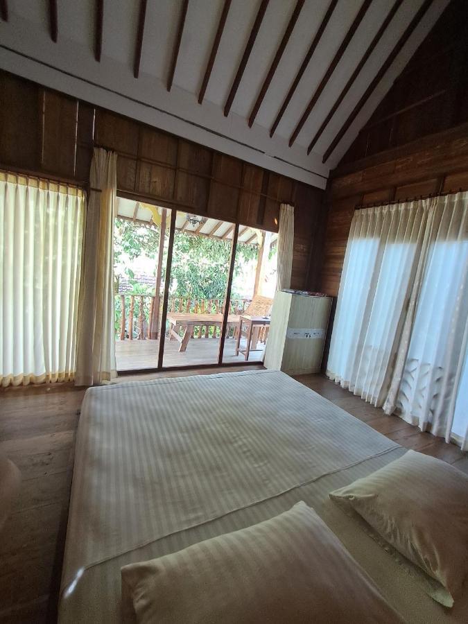 Diana'S Homestay Banyuwangi  Exterior foto