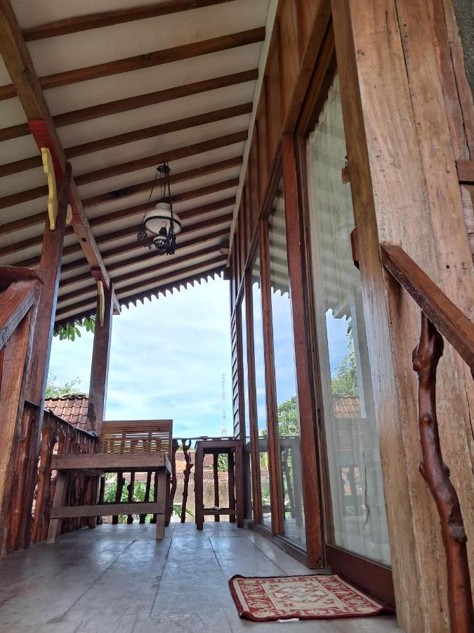 Diana'S Homestay Banyuwangi  Exterior foto