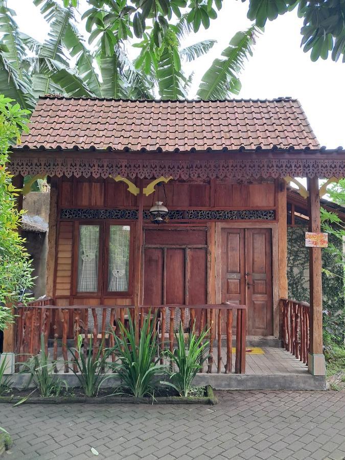 Diana'S Homestay Banyuwangi  Exterior foto
