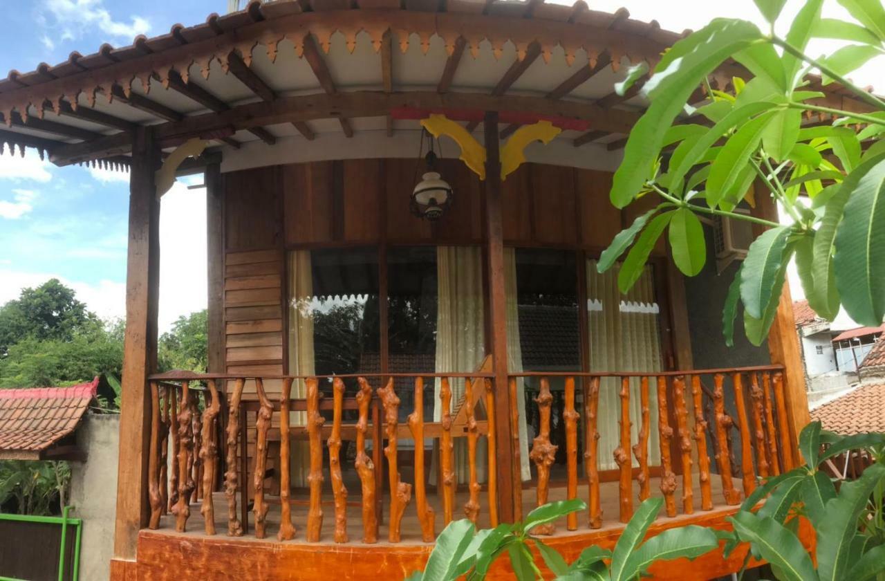 Diana'S Homestay Banyuwangi  Exterior foto